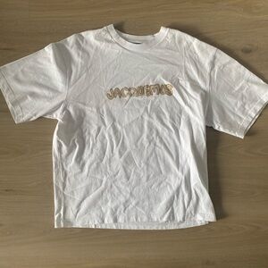 Mens Jacquemus White T-Shirt with Gold Logo Size L (invoice available)
